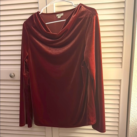 J. Jill Maroon Burgundy Velvet Cowl Neck Blouse Size Medium Stretch EUC - Picture 1 of 4